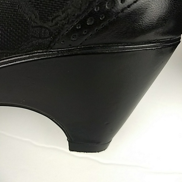 Etienne Aigner Ultima Size 8M Wedge Heel Shoes - Picture 8 of 8